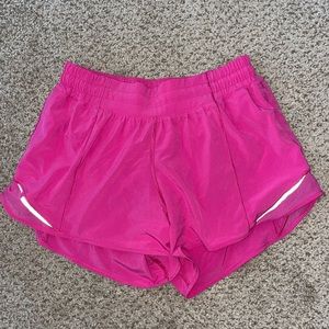 Lululemon Hotty Hot Line short 2.5” size 6 Tall